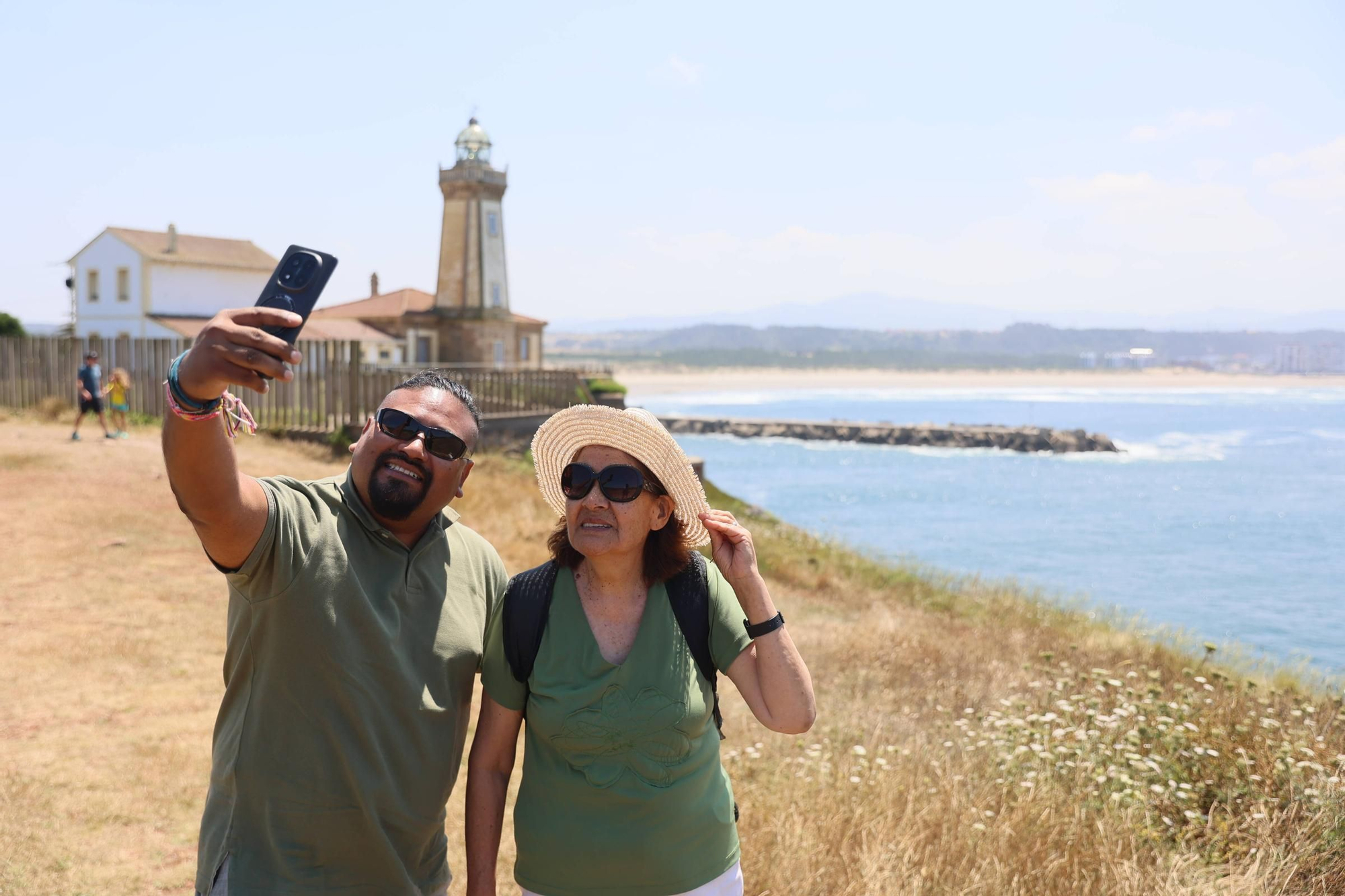 EN IMÁGENES: El faro de Avilés, balcón privilegiado a la ría