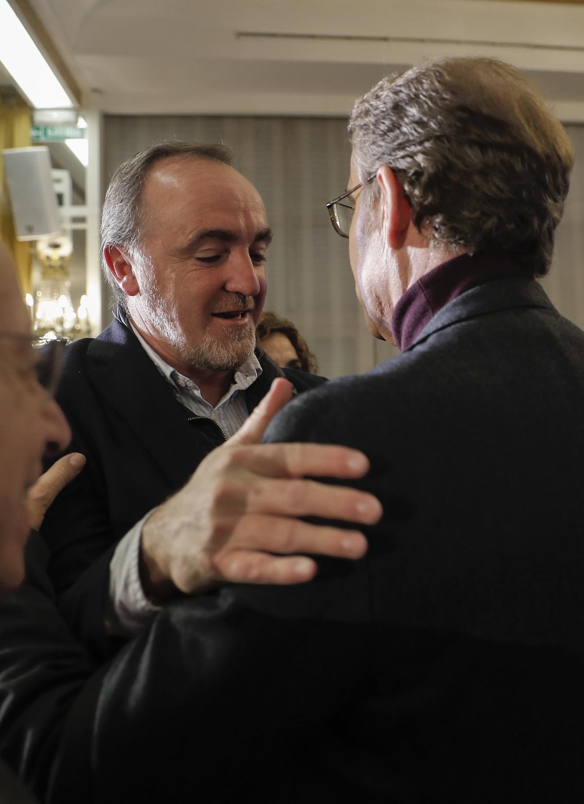 Feijóo y Esparza en el congreso del PP de Navarra.