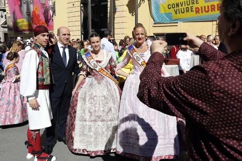 La Diputació de València recibe a las comisiones falleras