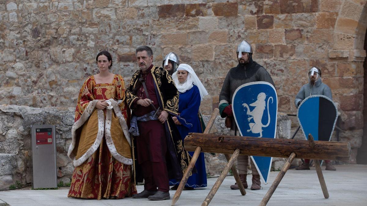 Un momento de la recreación junto al Castillo de Zamora.