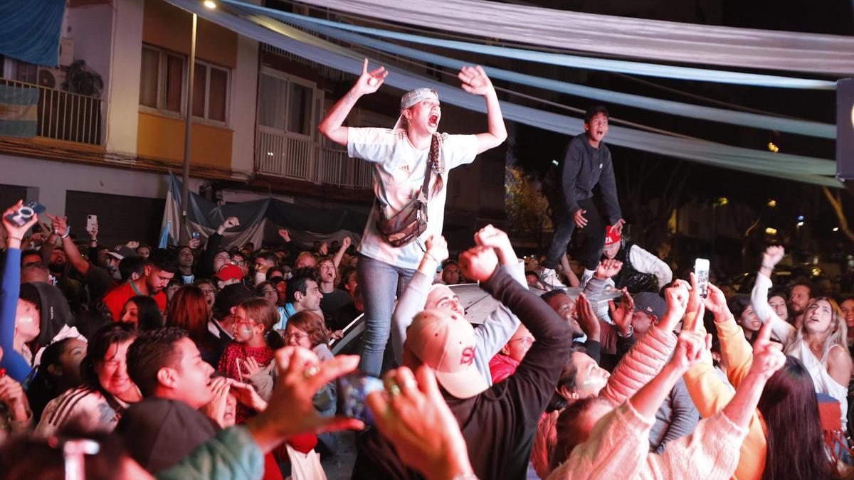 Los argentinos celebran el Mundial en Ibiza y Formentera.