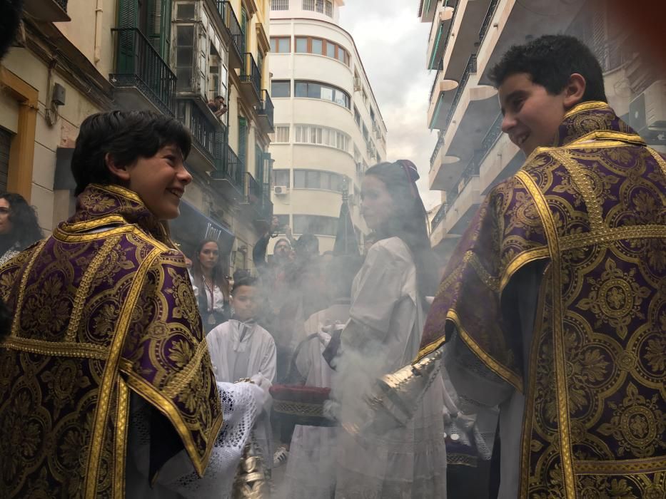 Inicio del traslado de la cofradía de Gitanos,  desde la iglesia de los Mártires.