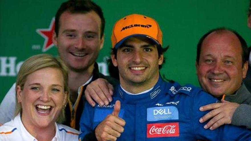 Carlos Sainz sube al podio tras una gran remontada