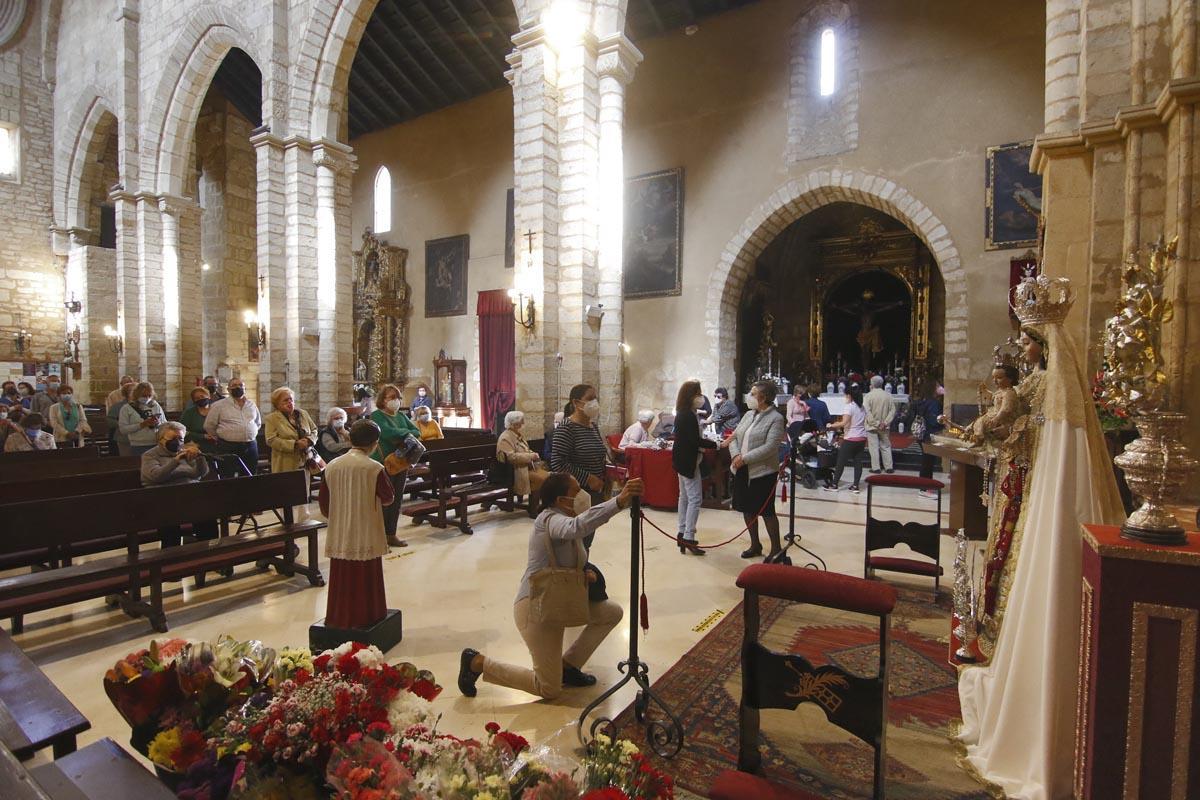 Martes y trece en San Lorenzo, colas para visitar a la Virgen de los Remedios