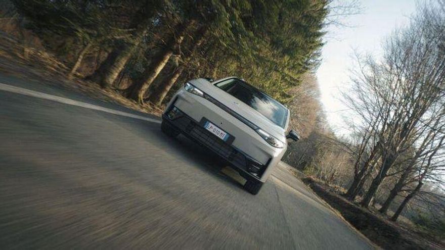 Leapmotor mejora su buque insignia, ahora con tracción total y una carga más rápida