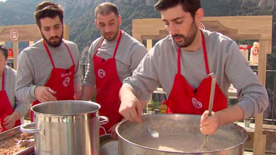 David, Ángel y Pablo le dan duro a la bechamel // TVE