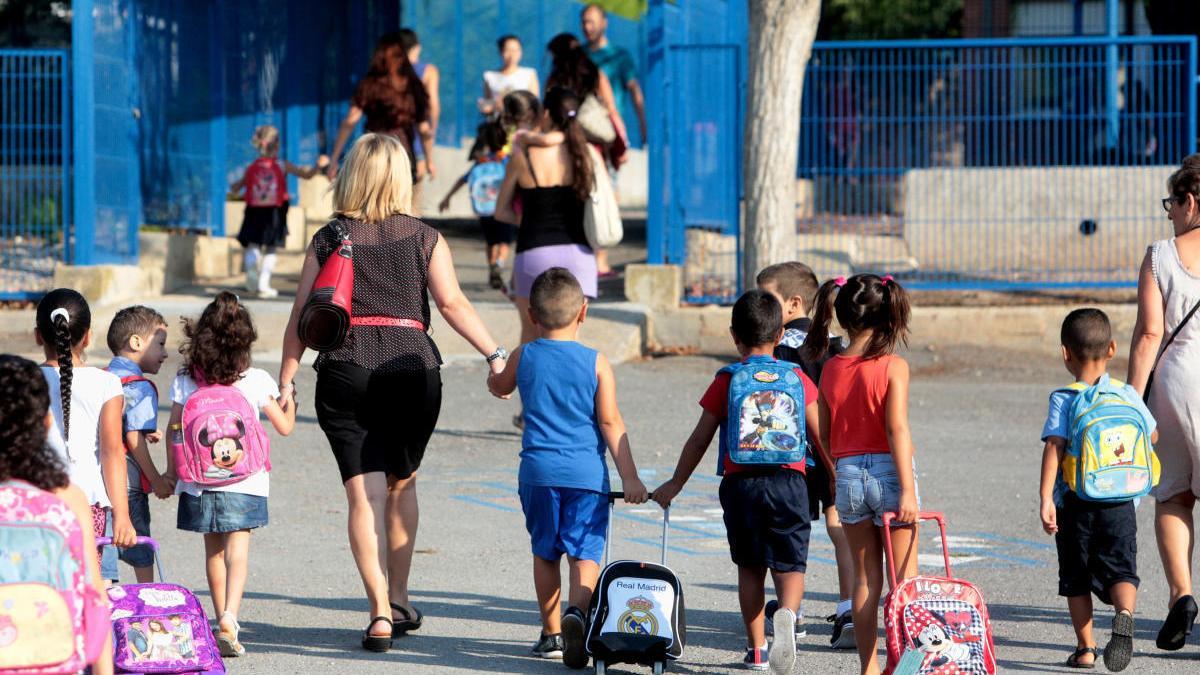 El 56% de los padres murcianos llevaría a clase a sus hijos en la situación actual