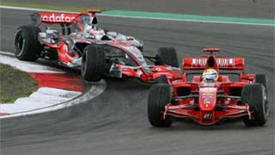 McLaren acusa a Ferrari de haber competido con un coche ilegal