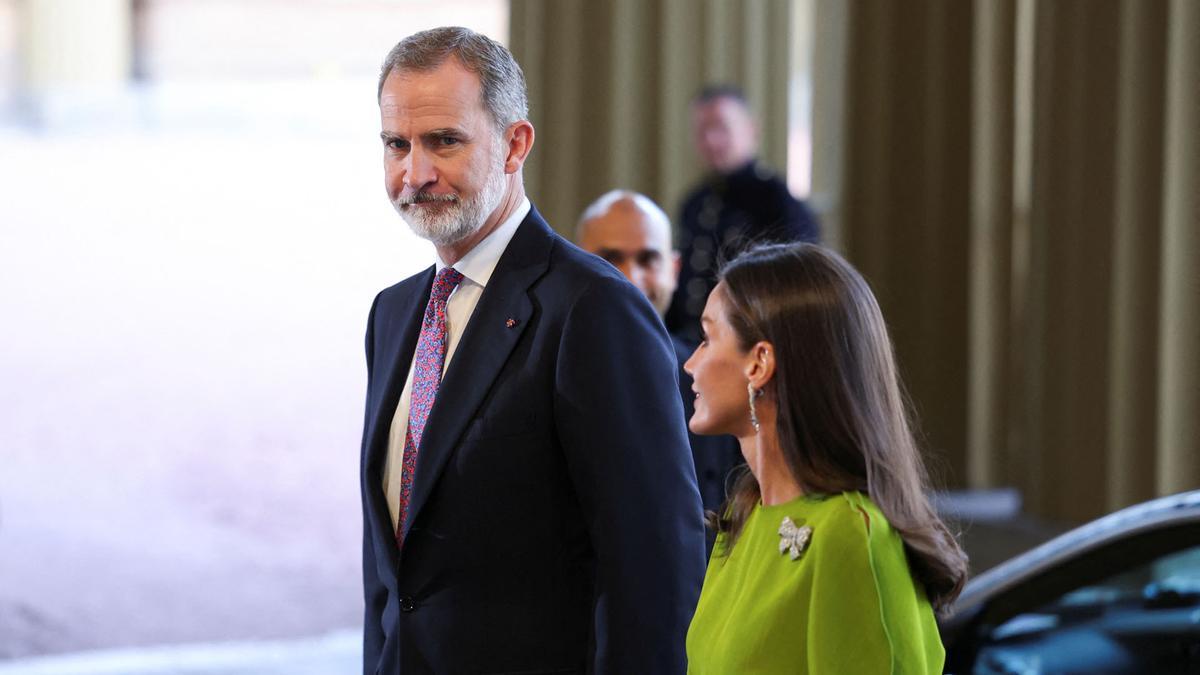 El rey Felipe VI y la reina Letizia de España llegan a la recepción del rey Carlos de Gran Bretaña en el Palacio de Buckingham en Londres, Gran Bretaña, el 5 de mayo de 2023 REUTERS/Henry Nicholls