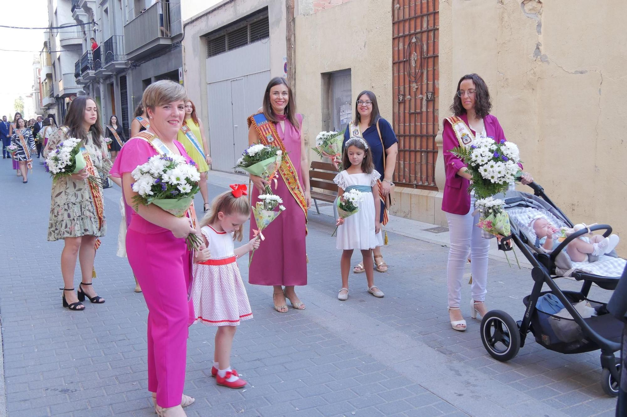 Galería | Las mejores imágenes de la ofrenda a la Mare de Déu de la Soledat en Nules