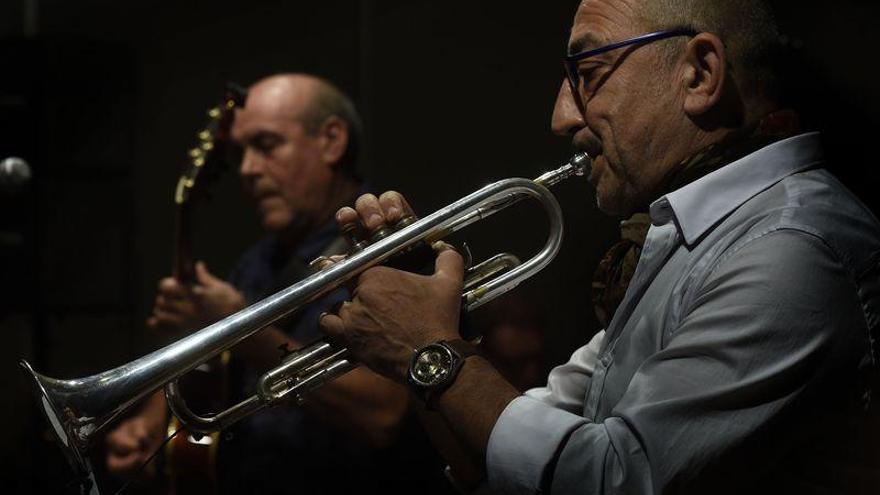 Franco Baggiani marca el ritmo en clave de jazz en el Palasiet