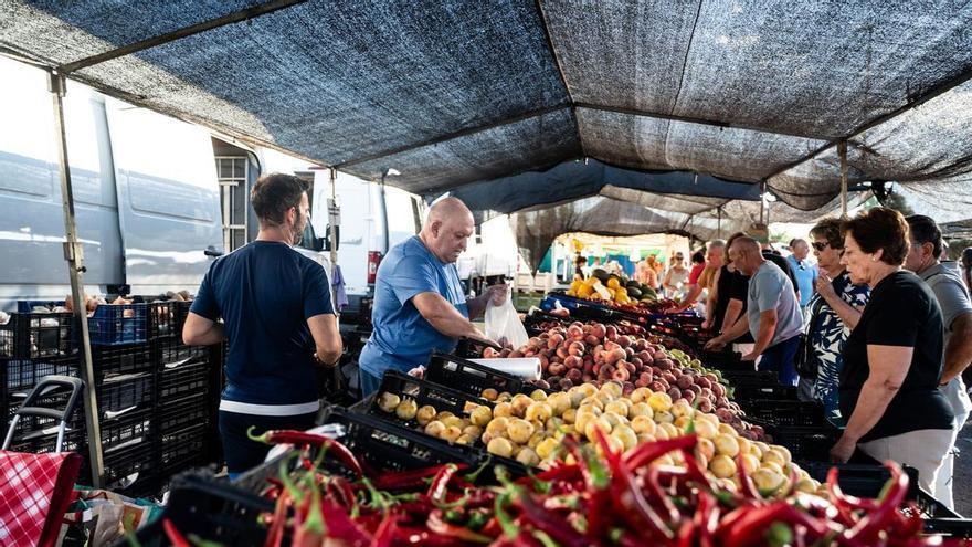 Vídeo | El clima, el efecto ‘Shein’ y las tasas cercan a los mercadillos extremeños: "No levant ...