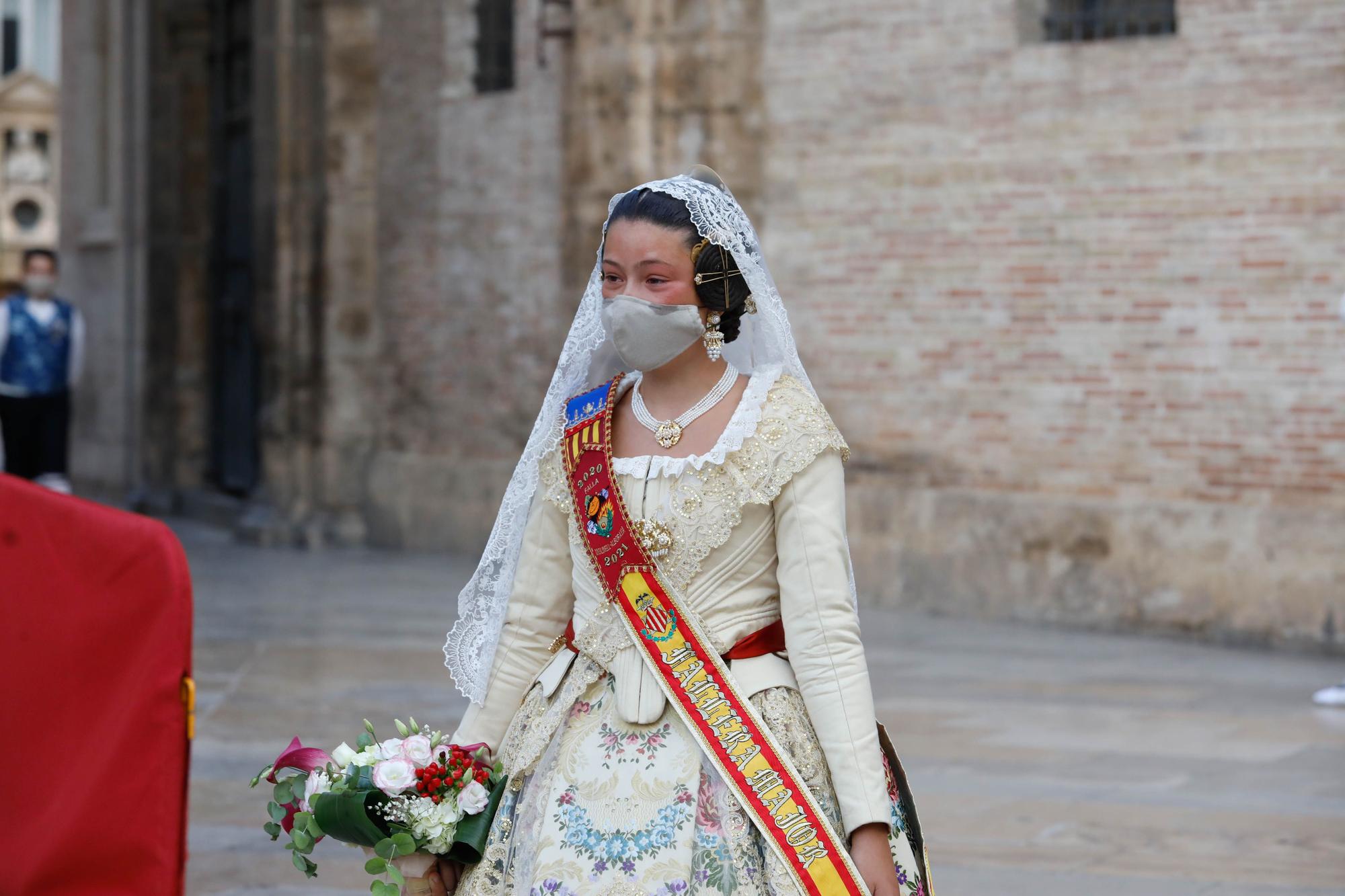 Búscate en el segundo día de Ofrenda por la calle del Mar (entre las 18.00 y las 19.00 horas).