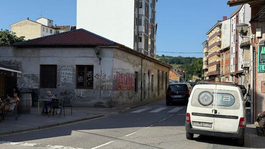 Los asistentes a el Carmín lo tienen claro: "Fiesta de prao, sidra y buena gente. ¿Qué más queremos?"