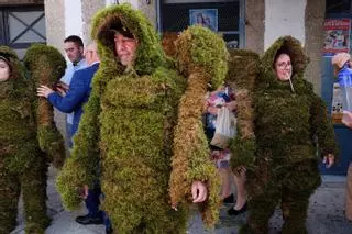 Béjar (Salamanca) celebra la festividad del Corpus Christi con sus Hombres de Musgo