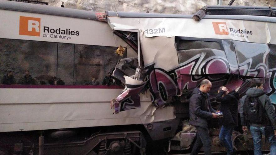 Un muerto y 105 heridos en un accidente ferroviario en Barcelona