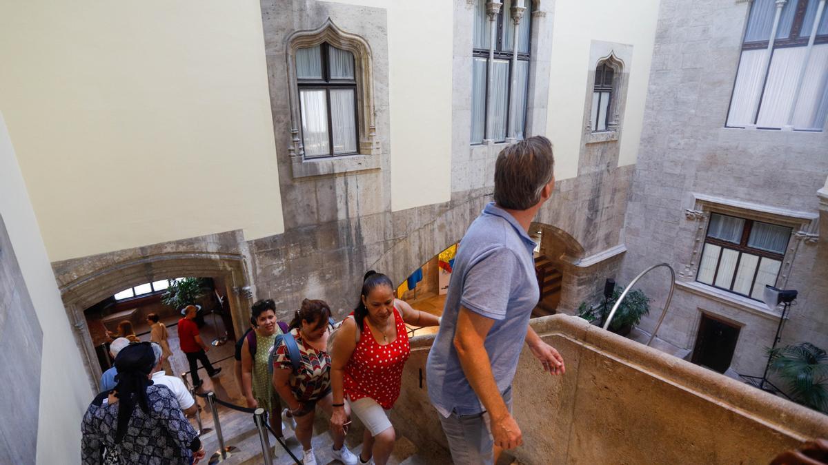 Jornada de puertas abiertas en el Palau de la Generalitat