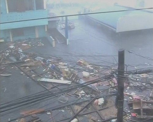El Tifón Haiyan toca tierra en Filipinas