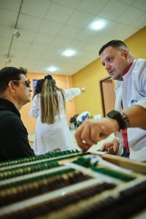 Ópticos 'voluntarios' en Tenerife