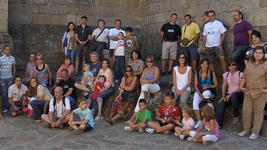 Fans de los coches antiguos en la IV Concentración del Club 2 CV