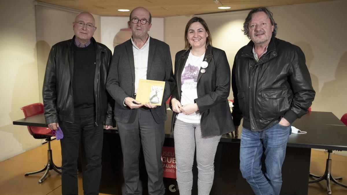 Jaume Guillamet –el segon per l’esquerra– en l’acte de presentació a Figueres