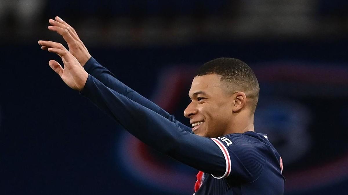 Mbappé celebrando su gol contra el Nimes