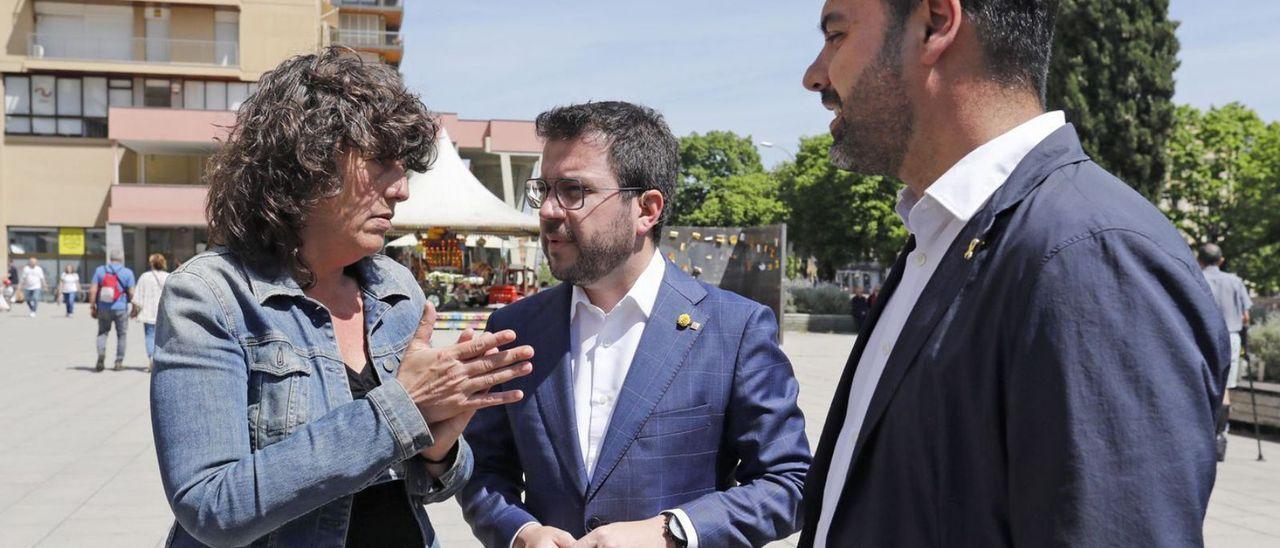 Pere Aragonès, amb Teresa Jordà i Quim Ayats, en un acte recent a Girona