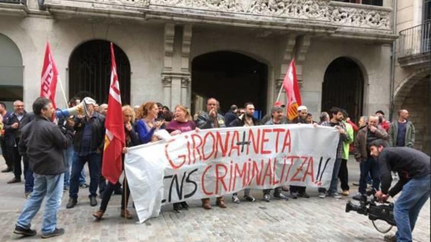 Girona+Neta Nova protesta contra els GPS dels treballadors