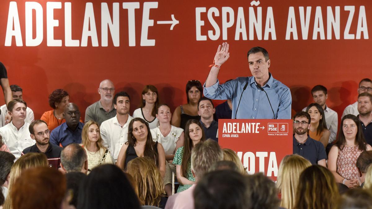 Pedro Sánchez, durante el mitin en el Hotel Abba de Huesca, este lunes.