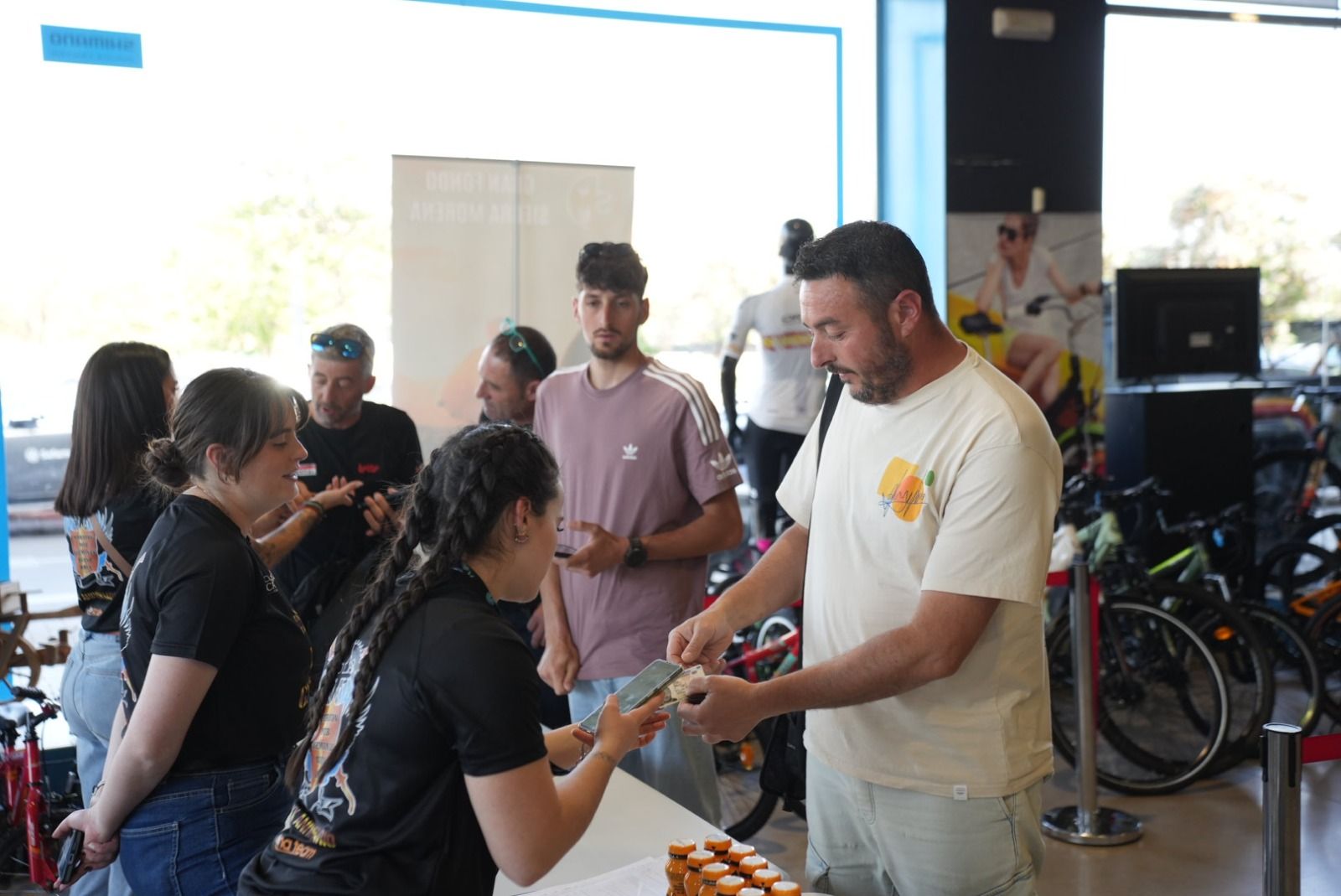 La entrega de dorsales de la MTB Guzmán El Bueno en imágenes