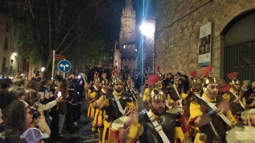 Fe i tradició conflueixen a la Processó de Girona