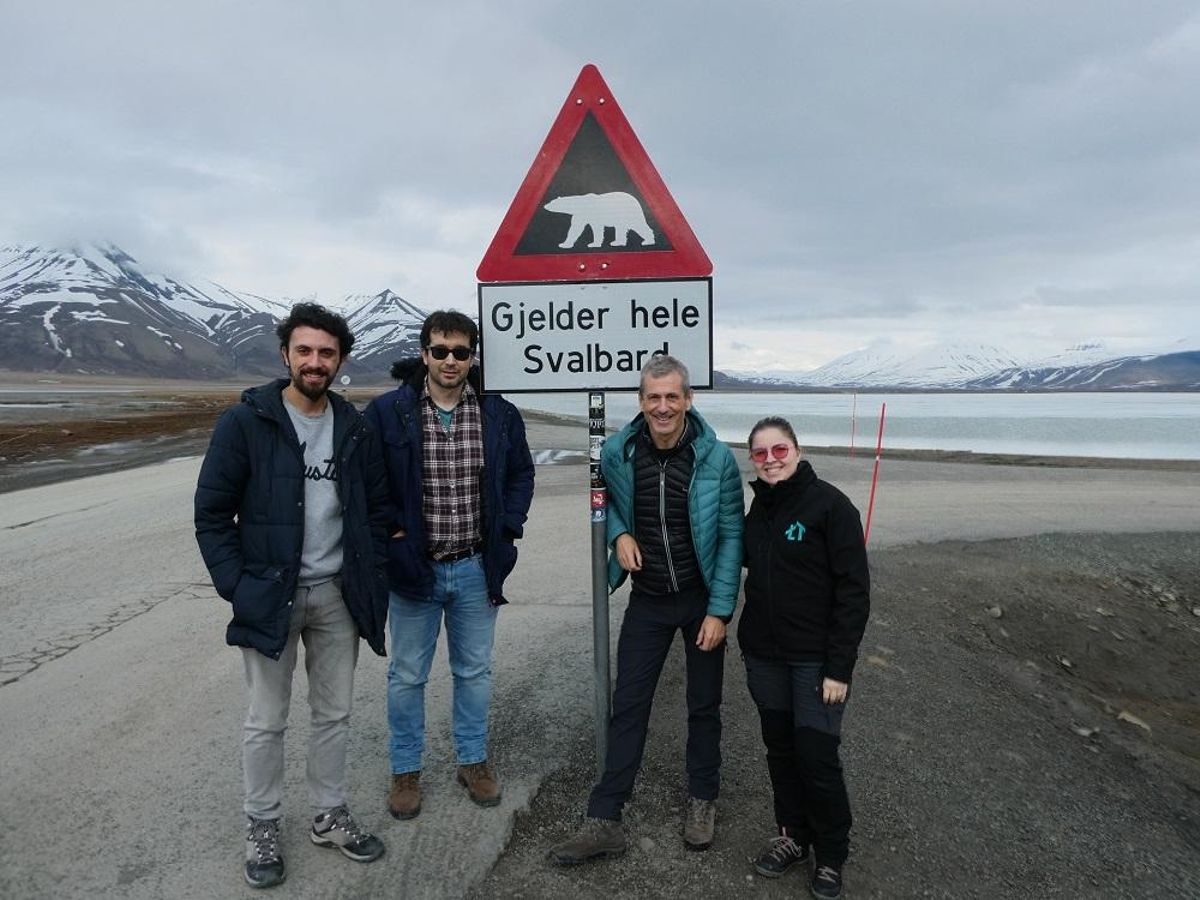 Juan Carlos Navares, Jesús Balado, Pedro Arias y Ana Sánchez, durante su estancia en Svalbard.