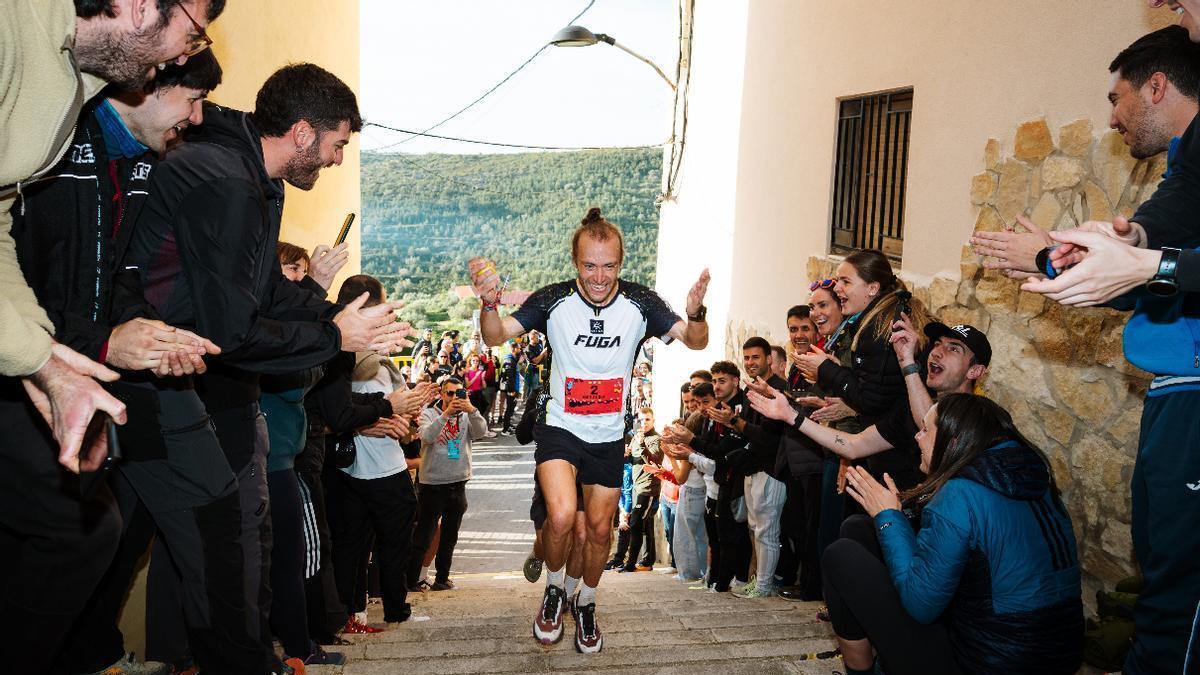 En la imagen, el ganador de la distancia MiM (60 km) de 2026, José Ángel Fernández 'Canales' a su paso por Les Useres.