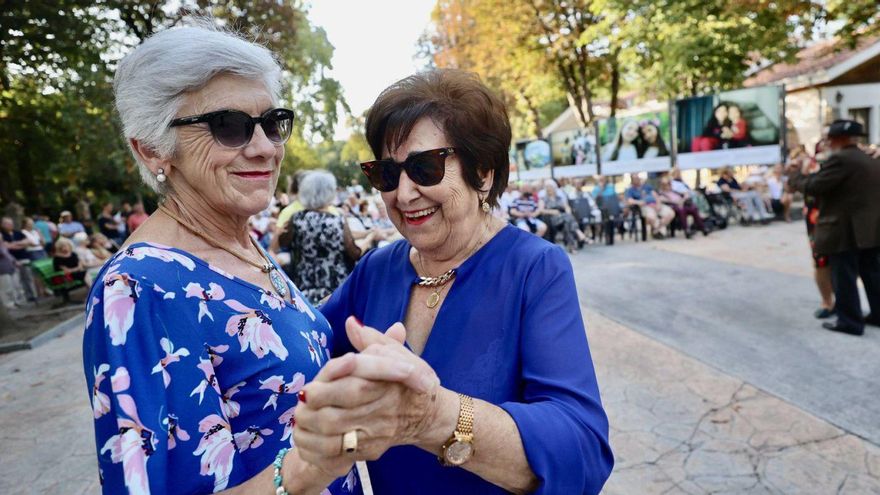El baile del Bombé, agarrado y revuelto
