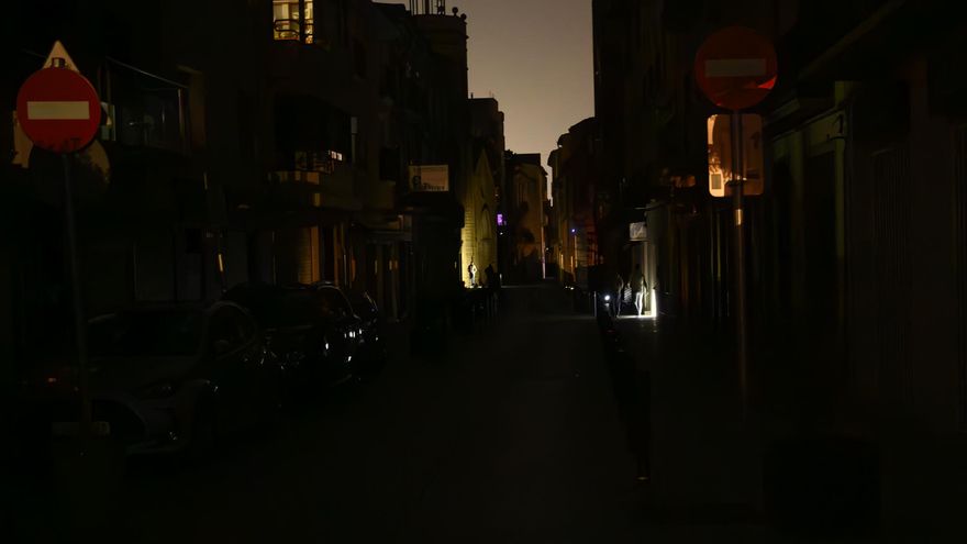 Avaries a casa, hotels i menjars: què pots reclamar després de l’apagada