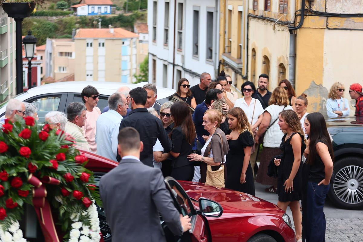 Funeral en Candás por Luis Ángel Echevarría, padre de Paula Echevarría