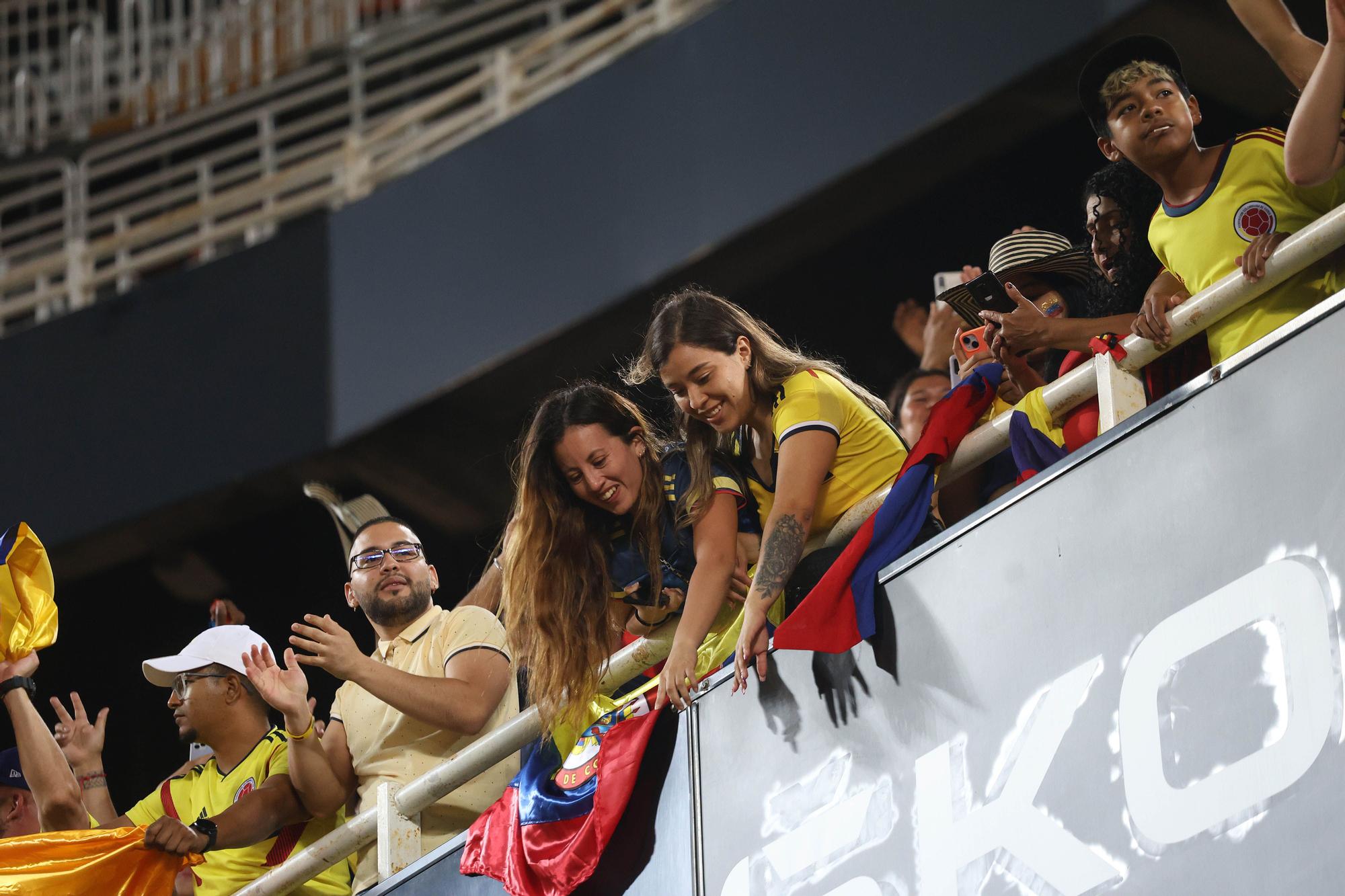 Colombia tiñó de amarillo las gradas de Mestalla