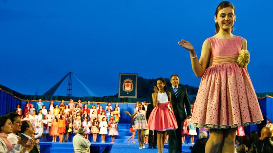 La gala de candidatas infantiles a Bellea del Foc se aplaza por la lluvia hasta el domingo a las 11.30 horas