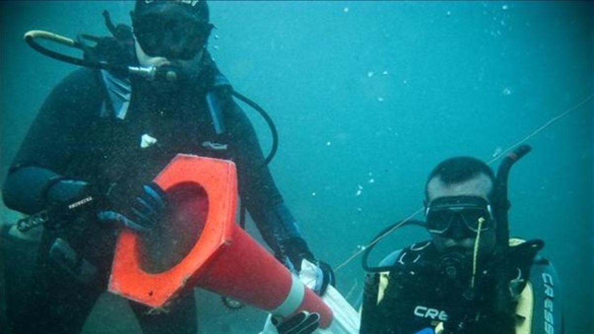 Descubrimiento submarino de una limpieza en el 2012.