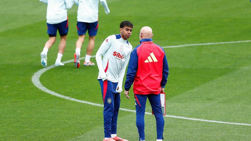 Lamine Yamal, desconvocado con España por un tratamiento "invasivo" de la pubalgia en el Barça