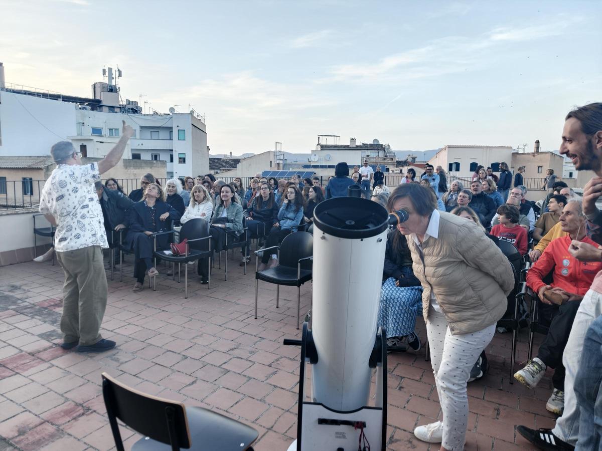 Taller de observación solar en el Estudi General Lul·lià