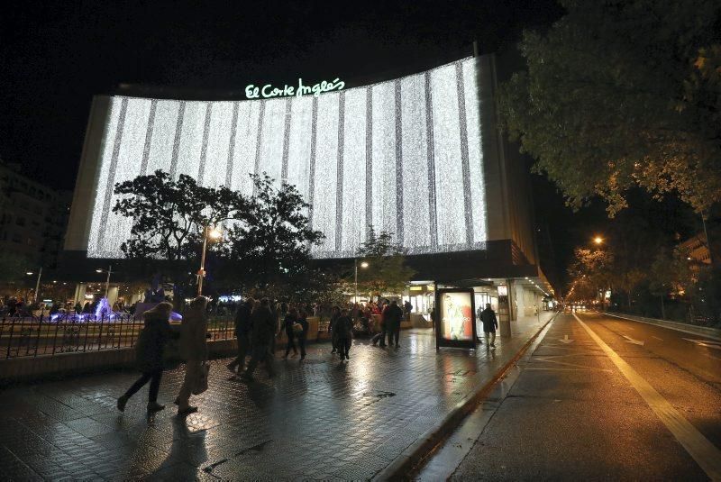 Encendida de luces en los centros comerciales de Zaragoza