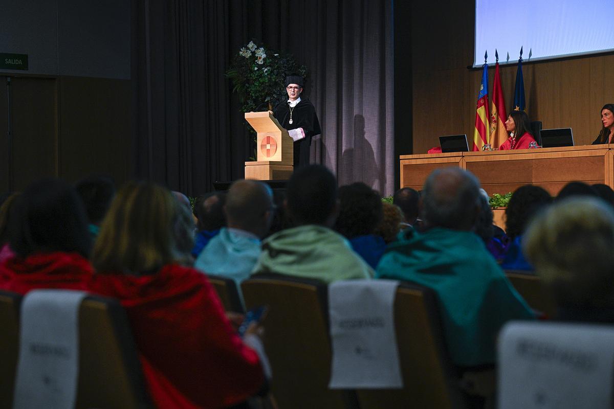 El rector de la CEU-UCH, Higinio Marín, durante su discurso de apertura del curso 2023-2024