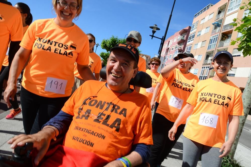 Marea naranja contra el ELA en Cangas