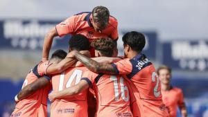 Los jugadores del Barça se apiñan sobre Marcus Rashford, autor del 0-2  en el campo del Getafe el pasado fin de semana. 