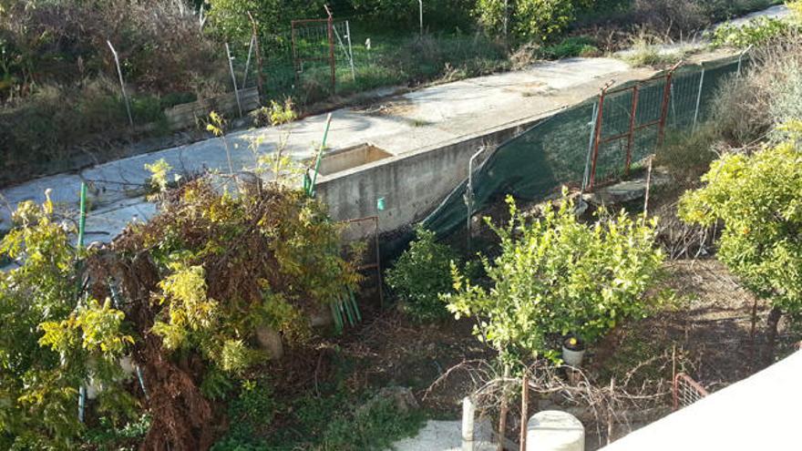 Imagen de la acequia donde falleció la joven.