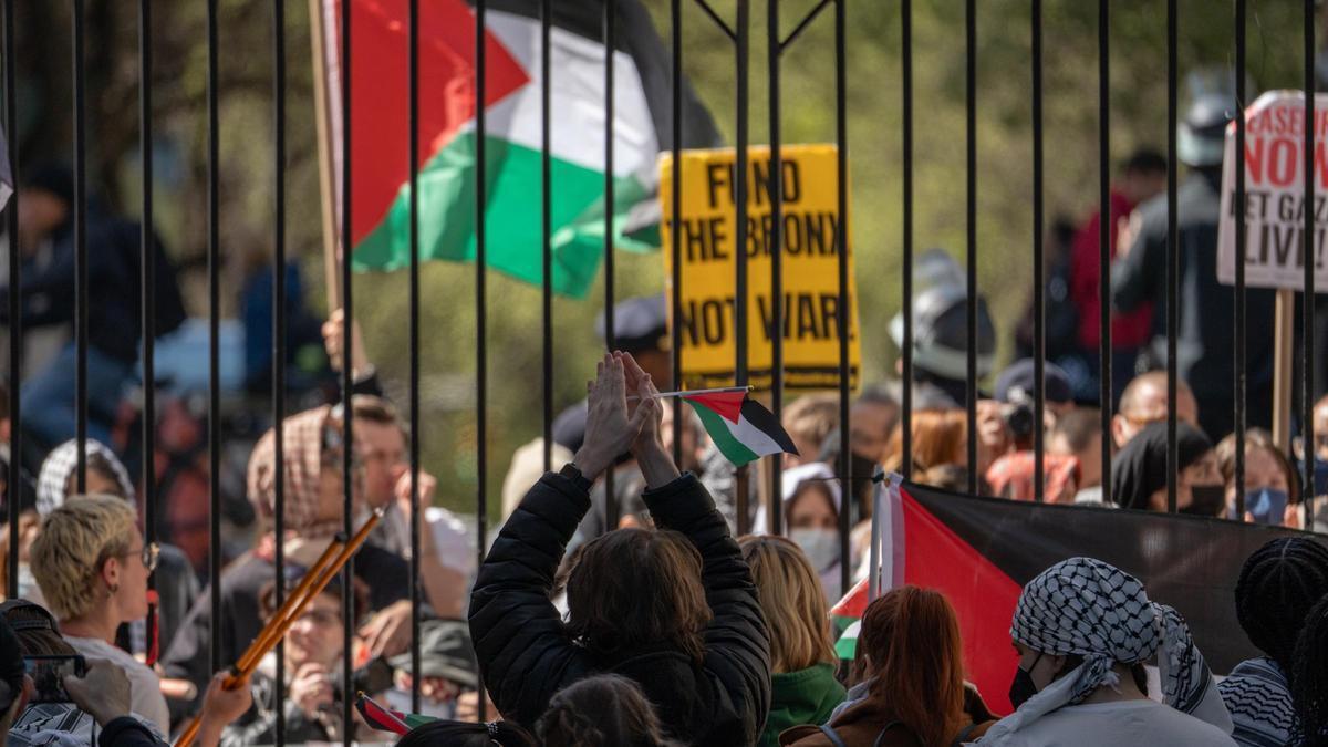 Multitudinarias acampadas a favor de Palestina y contra Israel en los campus universitarios de EEUU