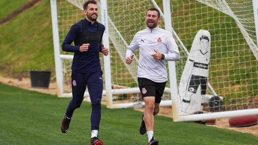 Stuani somrient durant l&#039;entrenament d&#039;aquest matí a La Vinya