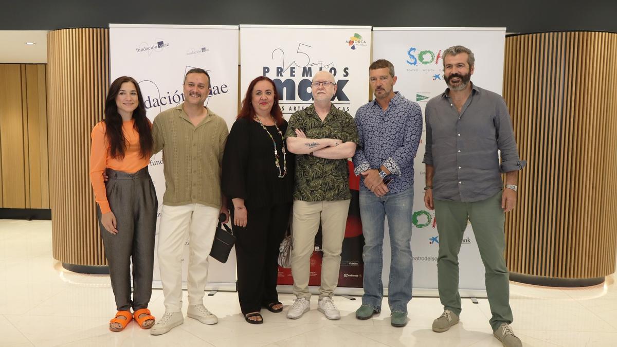 Photocall con los nominados andaluces a los XXV Premios Max, Antonio Banderas y El Espejo Negro