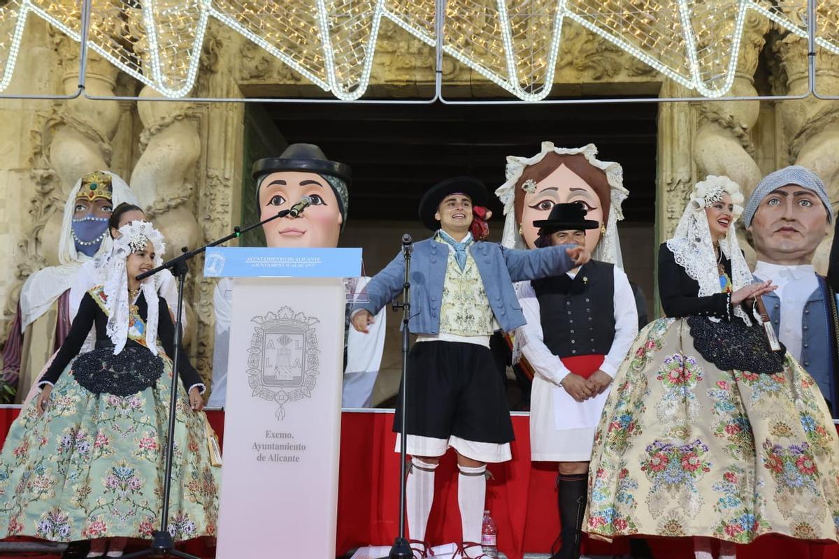 Funzo reivindica en su pregón las Hogueras como identidad de Alicante